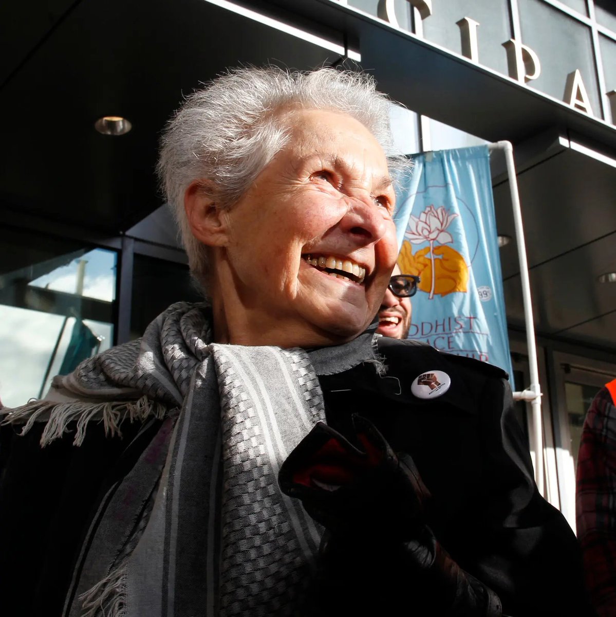 andreasharsono's tweet photo. Dorli Rainey, the unlikely face of the #OccupyMovement, dies at 95 in Seattle. A picture taken of Rainey, who called herself an “old lady in combat boots,” after she was doused with pepper spray at a protest went viral https://t.co/WW0k3lzhOR https://t.co/icAlXc1Jeo