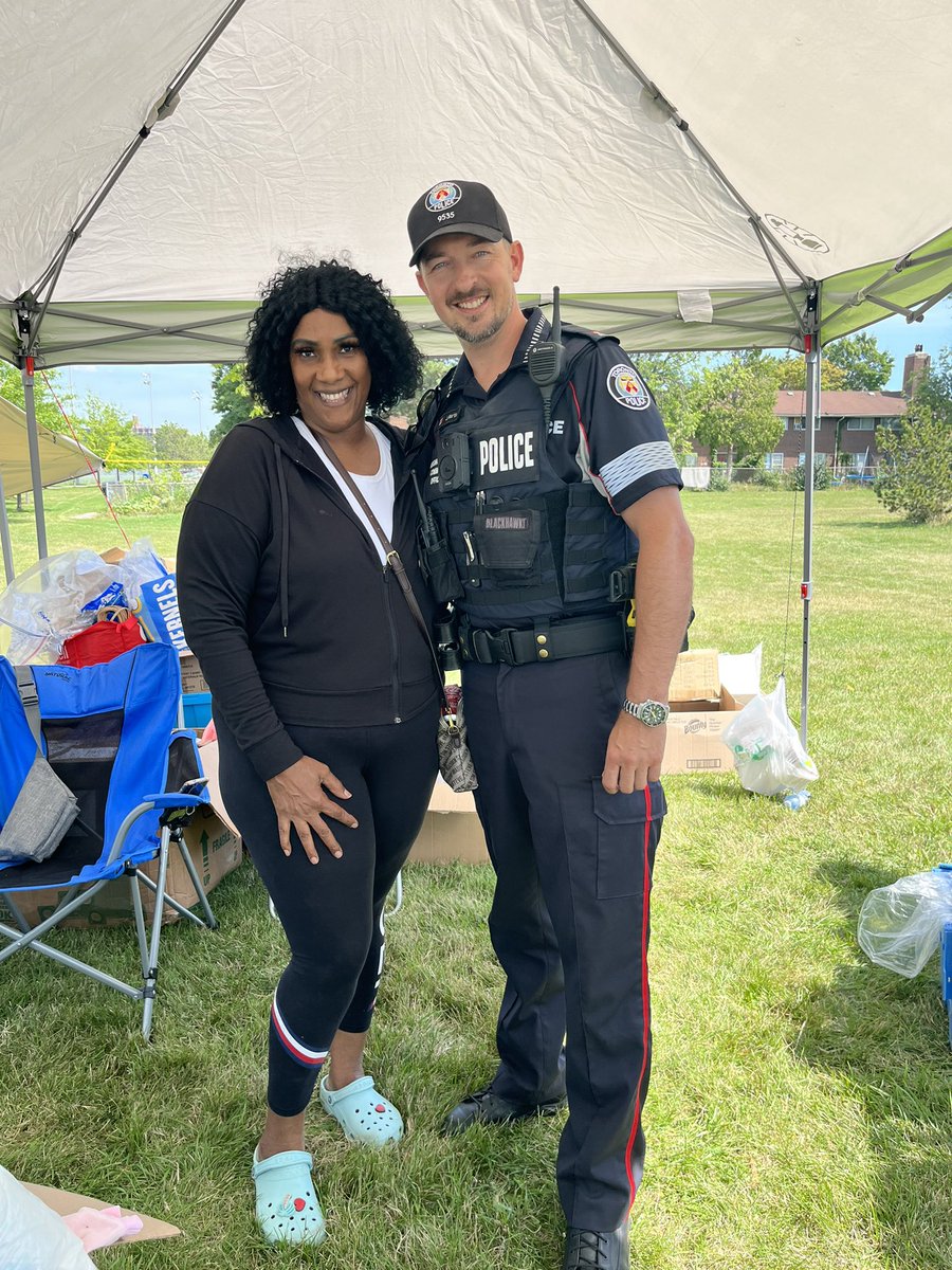 Fortunate to have met some really great people today from Israel The Church of Jesus Toronto. Seeing them supporting the community providing backpacks and other items; it’s near impossible not to recognize what #generosity #appreciation and #community is. @cocoa_orange416 #police