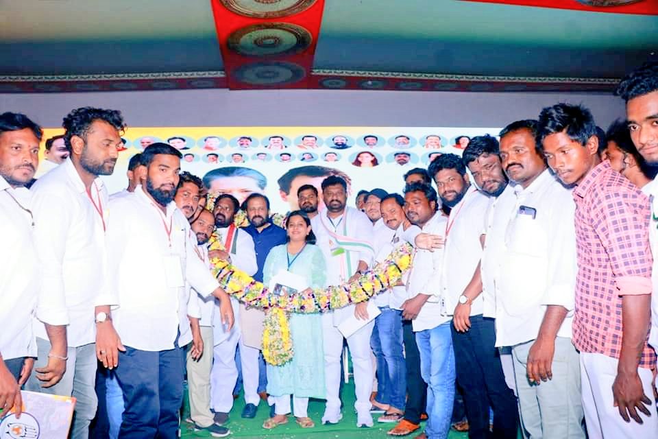 syedkhalid4488's tweet photo. Participated in @IYCTelangana Extended Executive Meeting at Munugod, Nalgonda along with all Youth Congress Office Bearers
@manickamtagore @MYaskhi @DwivediSurbhi @ShivaSenaIYC @ManuJain_MJ @Aamer_Javeed https://t.co/BKHY45Z9ZW