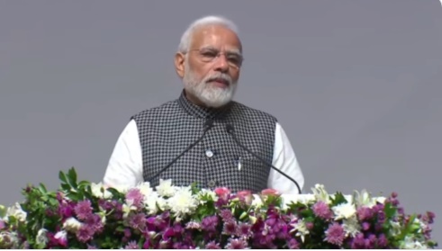 airnewsalerts's tweet photo. PM @narendramodi addresses programme marking commemoration of 40 years of Suzuki Group in India; says silent revolution is taking shape in India with rising demand for electric vehicles. State and central govts have extended incentives & subsidies for #EV sector. https://t.co/b0ZtwuOSbV