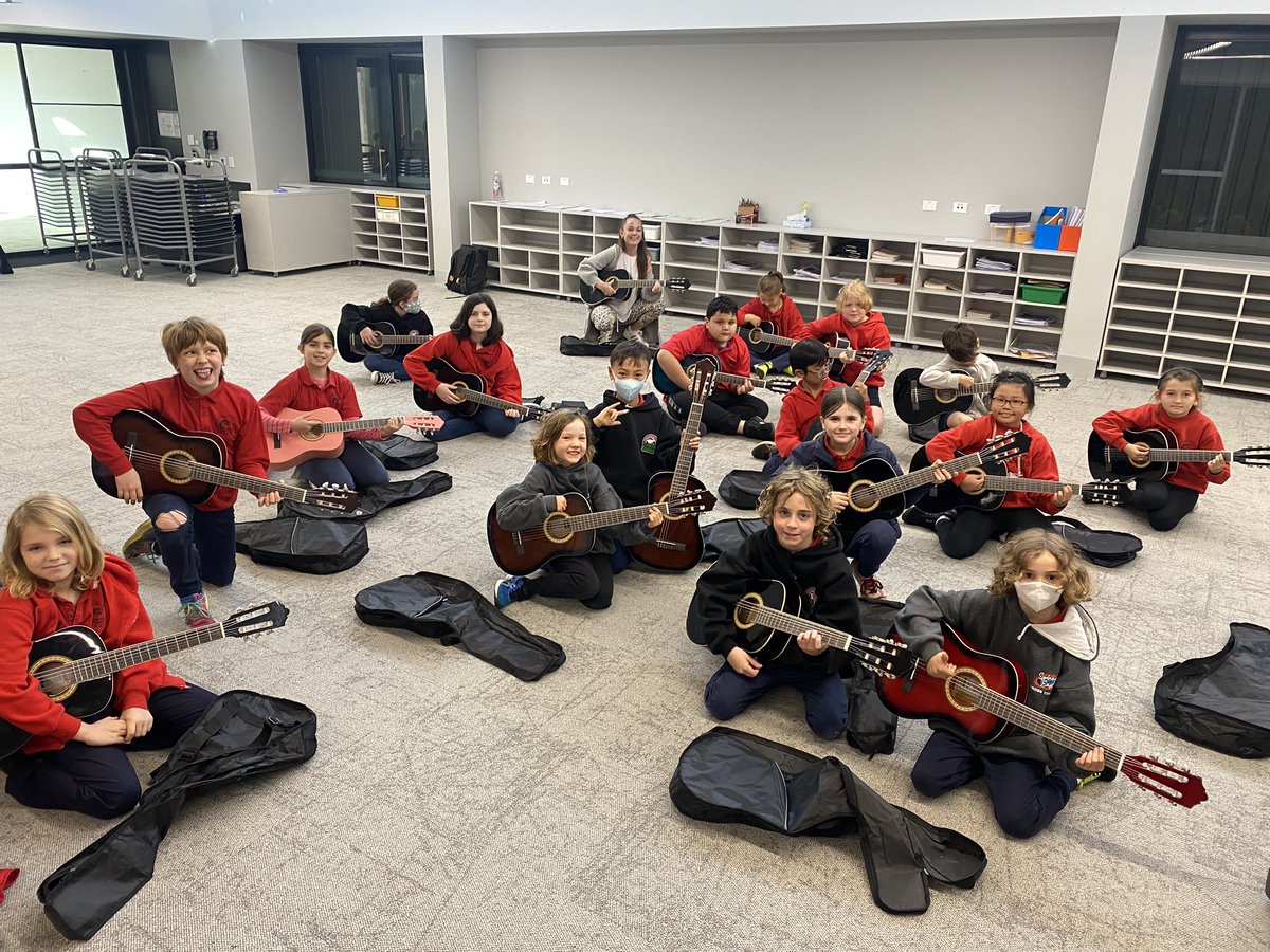 rickyriots's tweet photo. The amazing legends at @DarloPS rockin’ their Amplify classroom music lessons today as we pumped some ‘milkumana’ by King Stingray on their guitars #musiceducation #musicinschools https://t.co/EWN4j6Vojb
