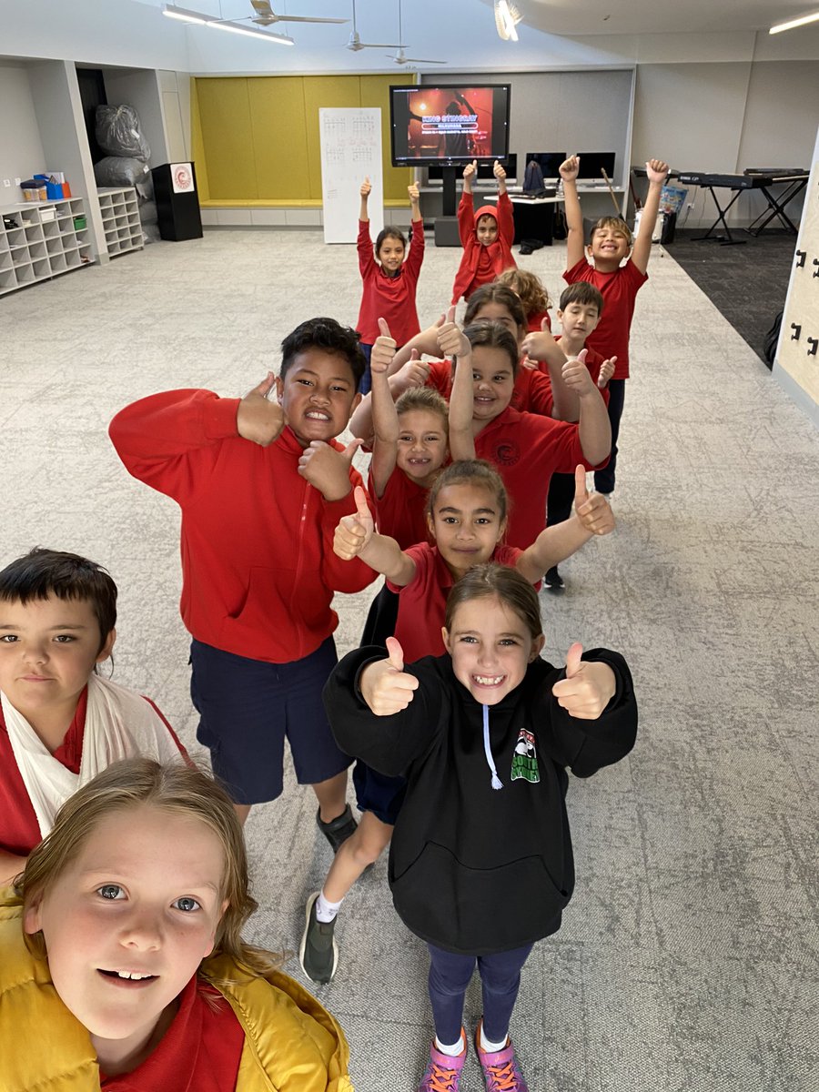 rickyriots's tweet photo. The amazing legends at @DarloPS rockin’ their Amplify classroom music lessons today as we pumped some ‘milkumana’ by King Stingray on their guitars #musiceducation #musicinschools https://t.co/EWN4j6Vojb