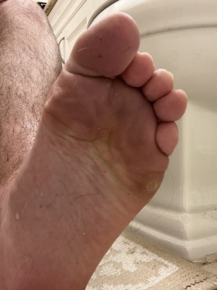 Foot_Dom's tweet photo. Lick it now https://t.co/qdu4TjHonz