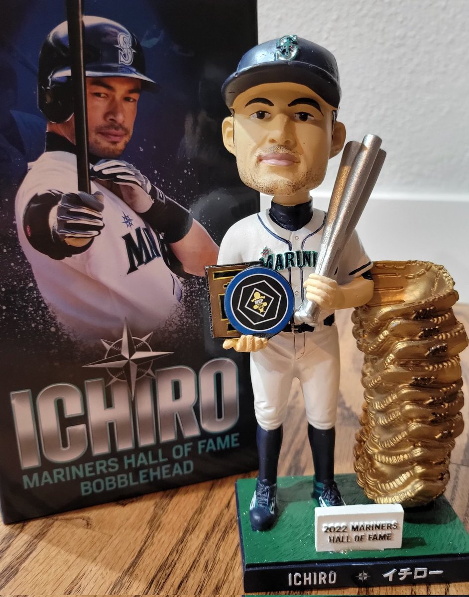 Here's your chance a win a #IchiroWeekend bobblehead and help others in our community! All you have to do is make a donation to support @NQAPIA (nqapia.salsalabs.org/GeneralDonatio…) to be entered! (Thank you @sofieballgame for inspiring me with your fundraiser last month)