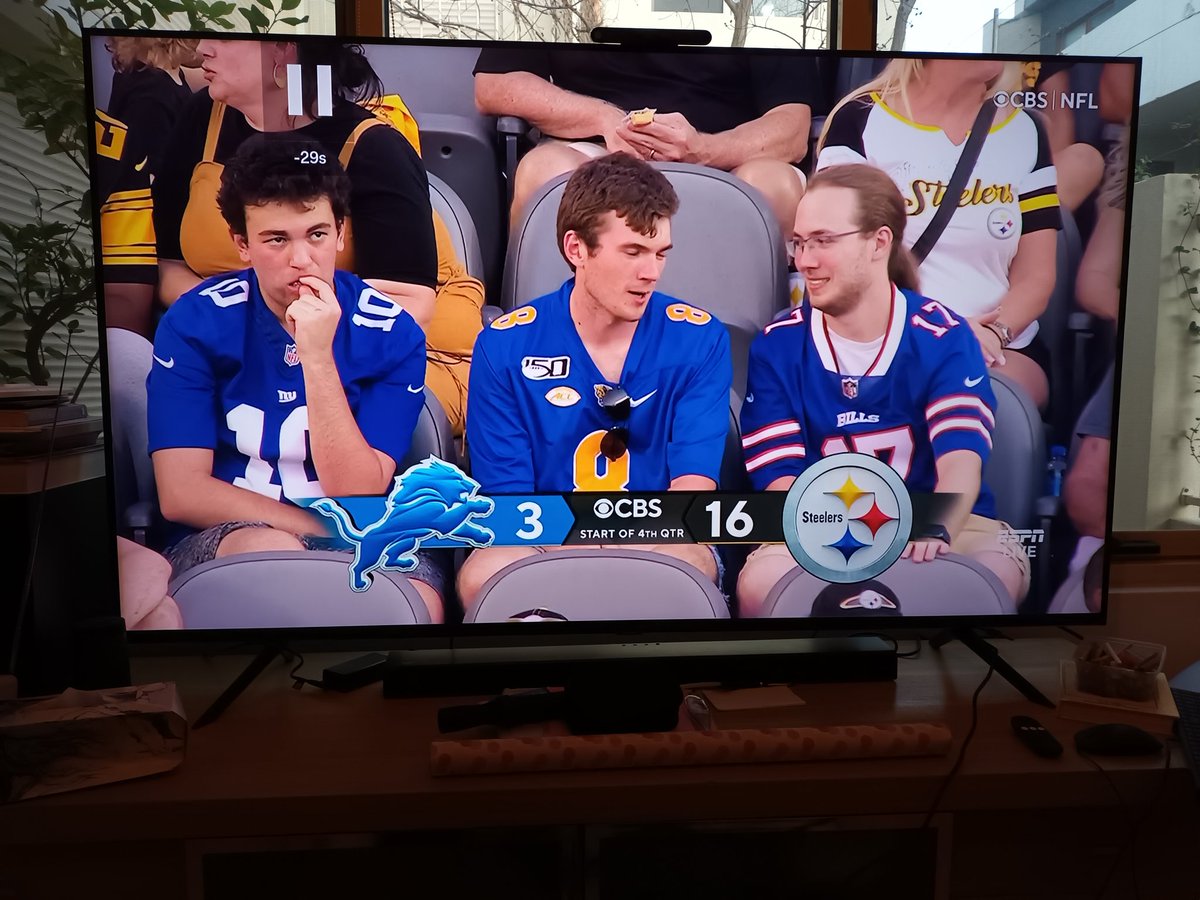 dork_talk's tweet photo. Don't be like these people.. 

who is excited for our 1st final since the pod has been released ??? 

With heavy rain forecast do think we can play tabs, lobb, logue and fyfe??? https://t.co/2nbGgjiqpO