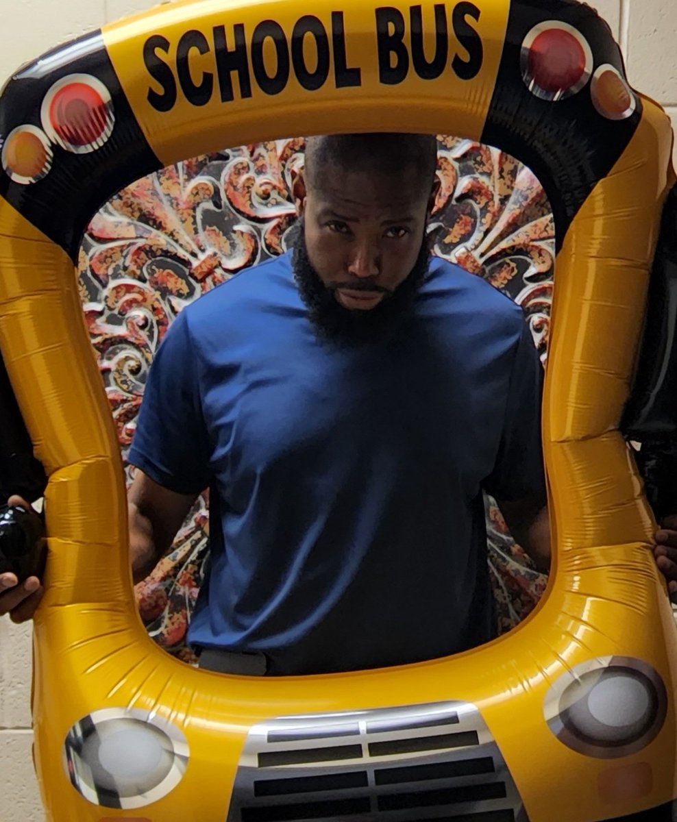 DrShemon's tweet photo. Bus safety is vital for the driver and all passengers. Speak to your children about the importance of staying seated, not being loud, and not doing things to distract the driver.  Every rider deserves to be like picture #2! #HappyandSafe @suptking @Formersportsguy @JMCSchools https://t.co/9glzJGpTm0