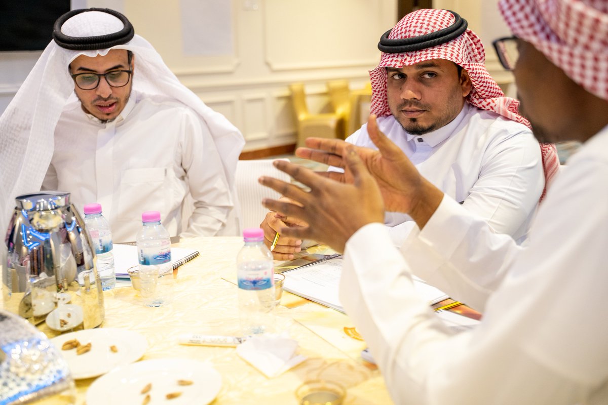 siaqsa1's tweet photo. ورشة تصميم فكرة مشروع #الإستثمار_الإجتماعي للجمعيات المشاركة بمكة وجدة ضمن مشروع تكوين حاضنة مشاريع #الإستثمار_الإجتماعي إحدى مبادرات @nacj_sa برعاية كريمة من @ncnp_sa ودعم من مؤسسة @RajhiCF ومؤسسة @sbmfsa وتنفيذ @siaqsa1 للاستشارات وحلول تمكين القدرات https://t.co/GiITNdONXV
