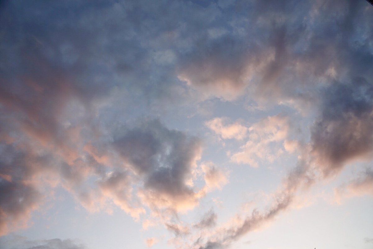 HIDEO_KOJIMA_EN's tweet image. Let's walk looking up.