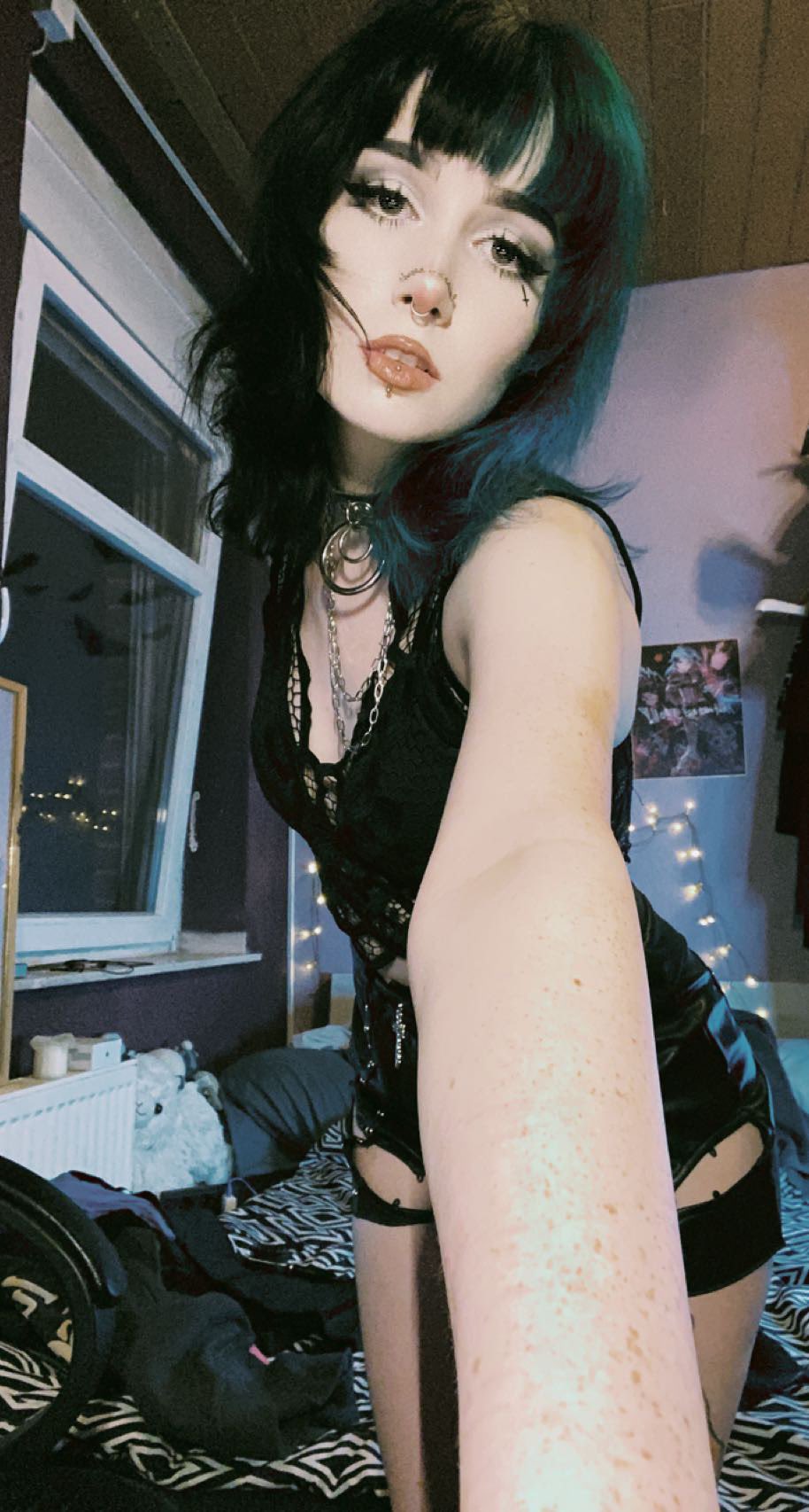 misa on X: I am your goddess now 🖤 t.co025eG5UE8g  X