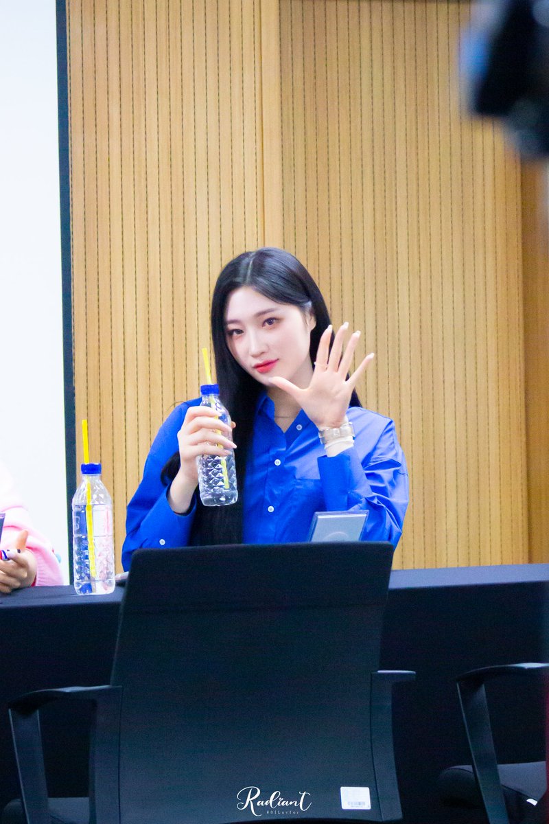 0lLuvfor's tweet photo. 220828 대면팬싸

오늘의 주아 레전드 갱신❤️🥺
공주야공주

#하이엘 #Hi_L #주아 #JooA https://t.co/INGlRGAXCG