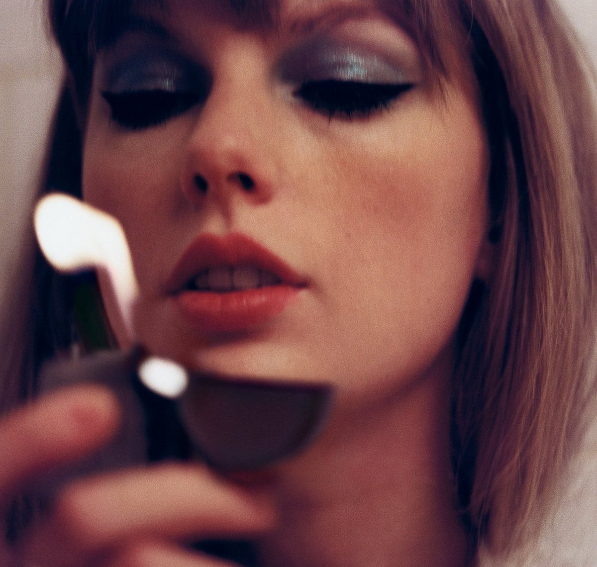 tswifthinker's tweet photo. BABE WAKE UP TAYLOR SWIFT JUST ANNOUNCED A NEW ALBUM https://t.co/YRUxCmOGKi