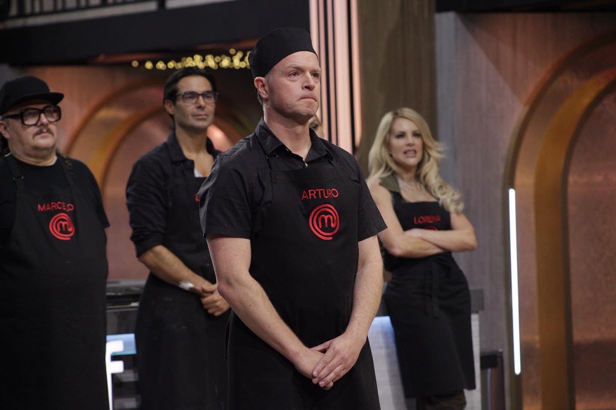 MasterChefMx's tweet photo. ¡Arturo López Gavito, el JUEZ DE HIERRO @algavito nos conmovió muchísimo a todos! 👏🏼🥹🥘🍴 Estamos muy orgullosos de él. #MasterChefCelebrity https://t.co/5WLl2SAgJt