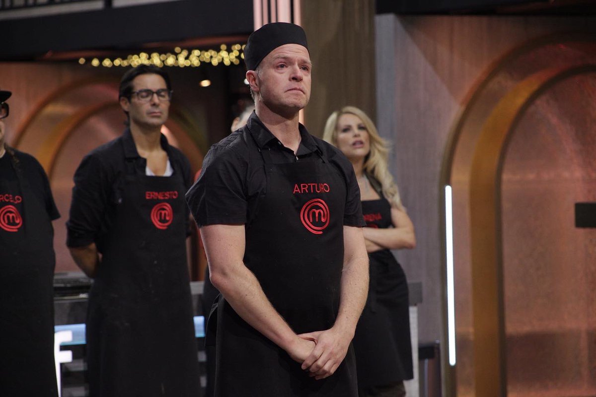 MasterChefMx's tweet photo. ¡Arturo López Gavito, el JUEZ DE HIERRO @algavito nos conmovió muchísimo a todos! 👏🏼🥹🥘🍴 Estamos muy orgullosos de él. #MasterChefCelebrity https://t.co/5WLl2SAgJt