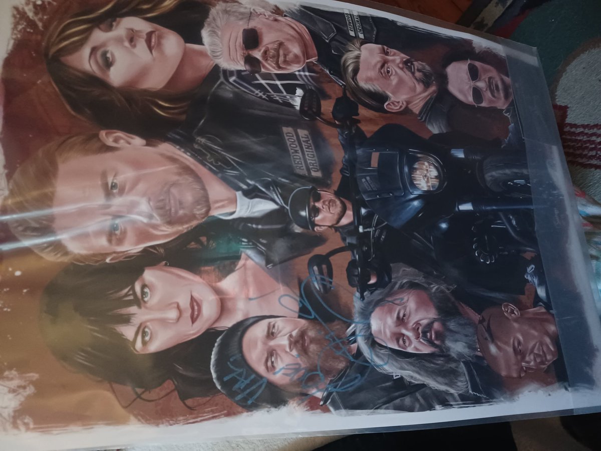 valreedus34's tweet photo. @RamboDonkeyKong thank you for your autograph today Sun at metro convention center TO, I couldn't make it but you signed it for my son to me oxox https://t.co/cKabRRL7qY