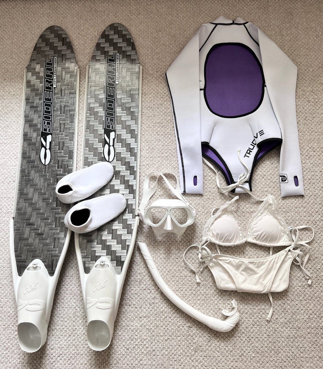 The sport that I have always liked, it must be diving. It is not a three-minute heat, but a lifelong hobby. If possible, I hope I can go to the world's diving resorts to check in as much as possible.