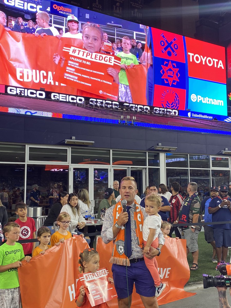 CathalConlon's tweet image. Always a pleasure to welcome @TaylorTwellman back. What he and @ThinkTaylorORG are doing to raise awareness around traumatic brain injury is remarkable. 7 million plus have already taken the #TTPledge. We can all be part of the change. Take the pledge today. #NERevs