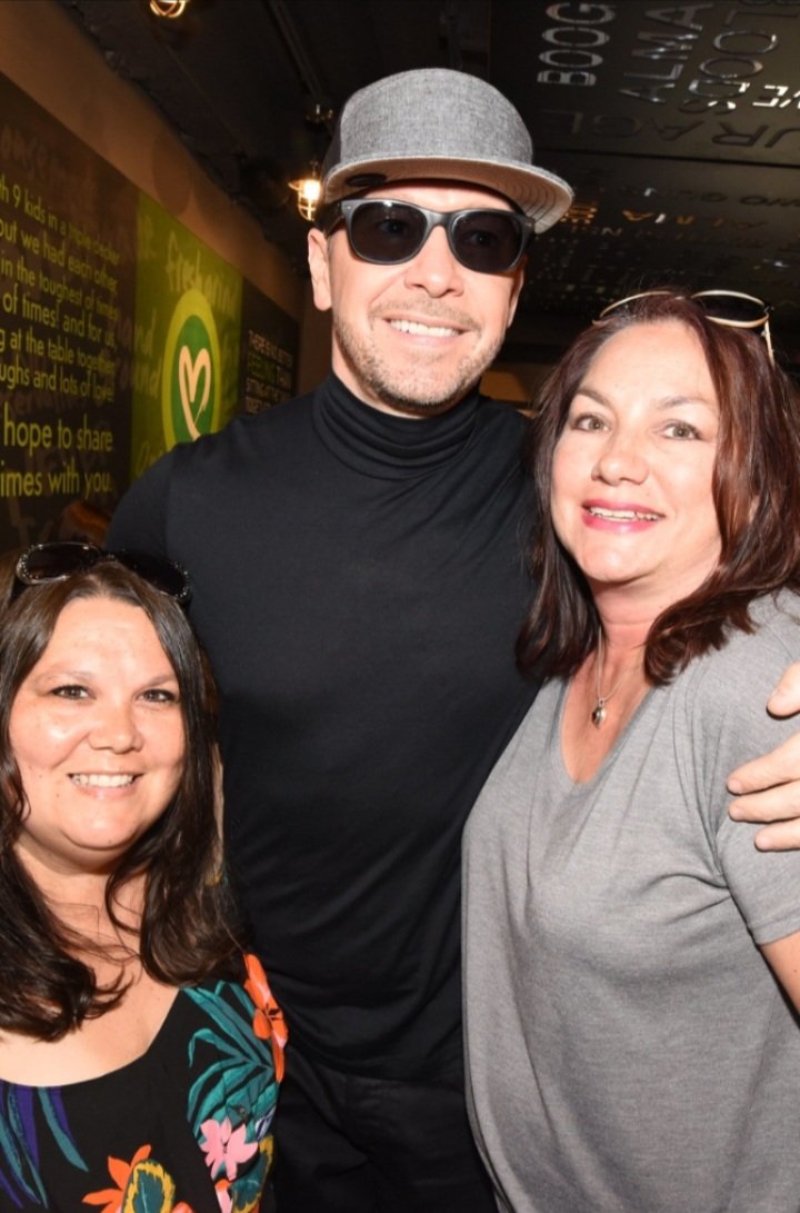 Shellshock228's tweet photo. @DonnieWahlberg Can my cousin @rachd829 get a Happy Birthday today and maybe a follow. This girl may not say alot but she is the best sidekick and most loyal Donnie girl eva. Happy Birthday Rachel aka Donnies Shy Girl 🎉🎈 https://t.co/2Y5fiyvVvu