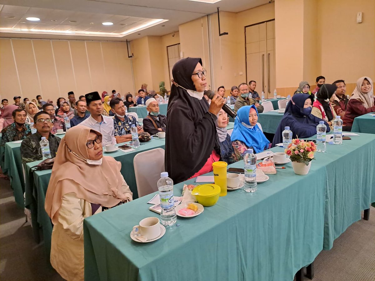 #PKB Bersama mitra <a href="/bsn_sni/">Badan Standardisasi Nasional (BSN)</a> sosialisasi ke pelaku UMKM disambut dg antusias oleh peserta. <a href="/cakimiNOW/">A Muhaimin Iskandar</a> <a href="/DPP_PKB/">DPP PKB</a> <a href="/CucunA44/">cucun syamsurijal</a> <a href="/FraksiPKB/">Fraksi PKB DPR RI</a> <a href="/pkbjawatengah/">DPW PKB Jateng</a> <a href="/yusuf_ch/">M Yusuf Chudlory</a> <a href="/EmHasanuddin/">M Hasanuddin Wahid</a> <a href="/hanifdhakiri/">MHD</a> <a href="/Gardabangsaa/">Garda Bangsa Media</a> <a href="/tommykurniawan7/">TOM KUR official</a> <a href="/DPN_GEMASABA/">DPN GEMASABA</a> <a href="/heru_wido2/">Heru Widodo</a>