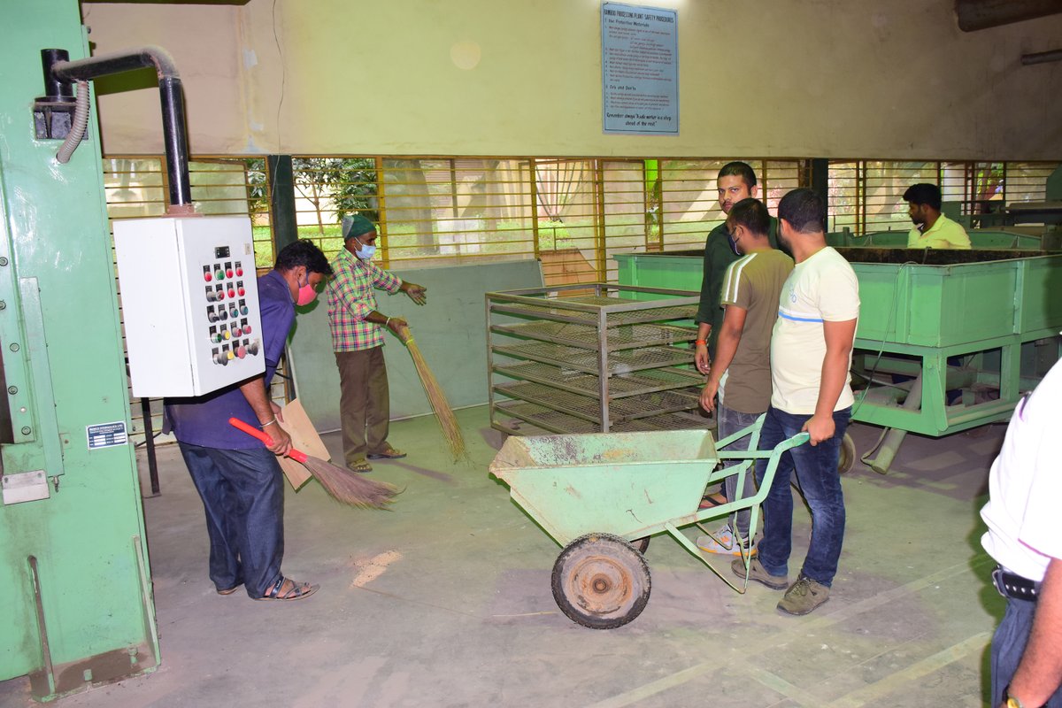 IPIRTI's tweet photo. #swachhtaabhiyan: A Special cleaning drive was carried out at #IPIRTI campus including Pilot Plants and Labs on 26th of August 2022. https://t.co/vL7c9MZRD1