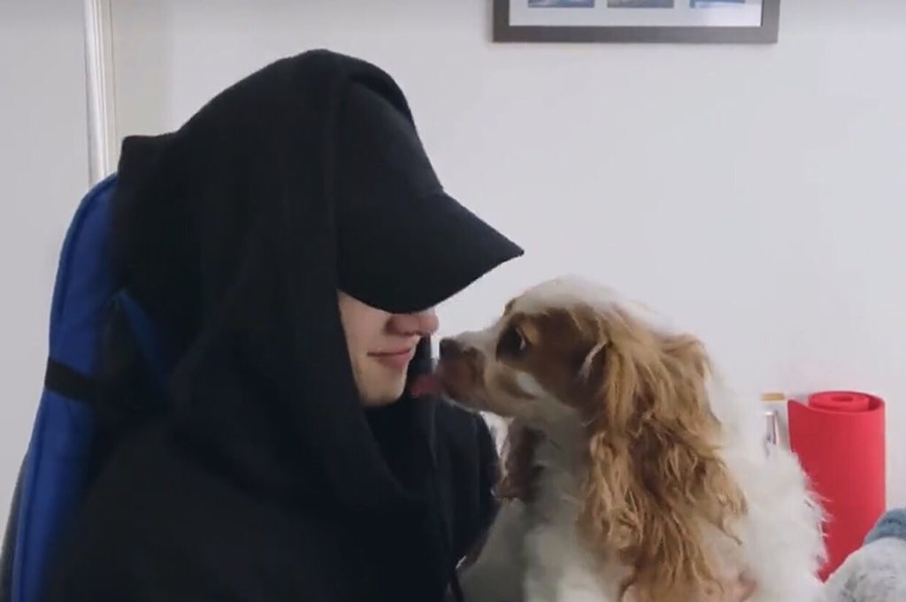 <3