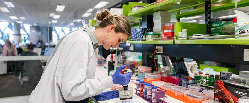 Gene therapy could fight leukaemia in Down’s syndrome children: Drugs already available could ‘switch off’ gene thought to be responsible

Read our latest #FreshSci story: freshscience.org.au/state/sa/gene-…

<a href="/sahmriAU/">SAHMRI</a> <a href="/ElysePage18/">Dr Elyse Page</a>