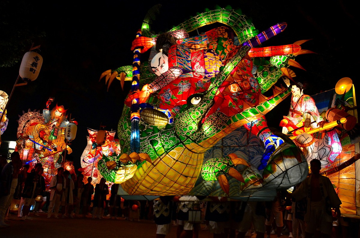 nagoyanotboring's tweet photo. 🏮🏮 IMPRESSIVE SUMMER LANTERN FESTIVAL IN AICHI 🏮🏮
 
During Summer, Kariya (in Aichi Prefecture) holds the Mando Festival, a giant bamboo paper lantern festival similar to the famous Nebuta festival, in Aomori. 
 
Date: July 30 and July 31 (Saturday and Sunday) 2022 https://t.co/DNDGgRE9wY
