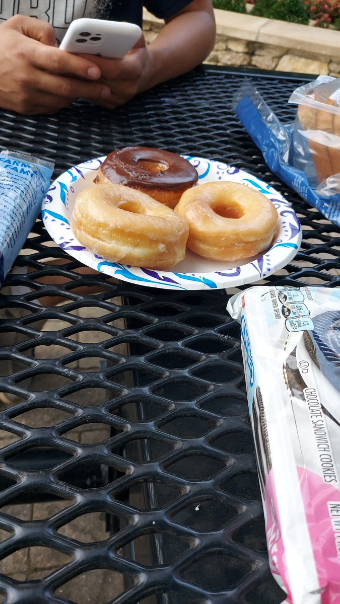 Frikingbriatch1's tweet photo. I've been in the USA for a week and so far my favorite food here isn't even American 😅

I'm sorry but Americans do not know how to do a good and healthy meal (and I'm not even crazy about being healthy, just can't stand everything being fried)

Tho I do love the donuts https://t.co/xKGvtHHzZ5