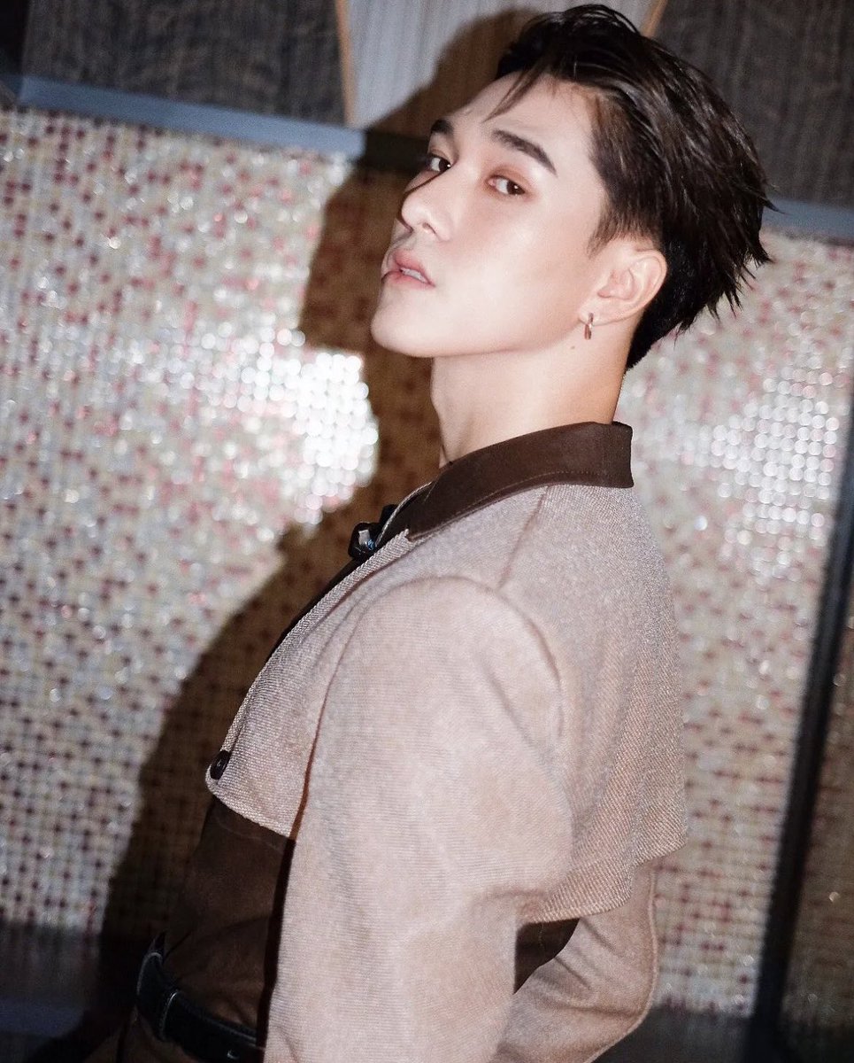 hirunkitmx's tweet photo. ¡Elegante y guapo como siempre!🤩

Actualización de IG: jejee_wiranphat

#hirunkit_ #kotae @Hirunkit_ https://t.co/A7X1WAeAkW