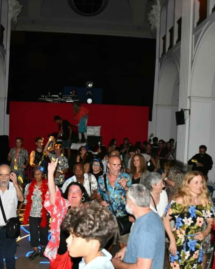 FITAGGIRONA's tweet photo. Al Blog Fitag trobareu totes les fotos realitzades pel fotografs oficial del festival, Pau Herrero i Irene Roé.
Aquí us deixem l'enllaç:
https://t.co/moIQwvGjRR
FITAG Girona FITAG-Festival Internacional Teatre Amateur Girona
Fins sempre!!!
#fitag
#fitagmunicipis https://t.co/14HLP6XaBZ
