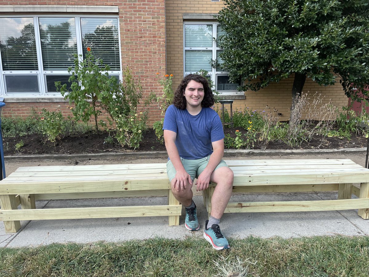 Julie Freeman-Moore tweet media