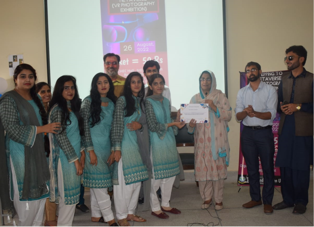 New_Layer_App's tweet photo. A VR photography exhibition titled ‘Stepping to Metaverse’ was held at Rawalpindi Women University in Pakistan with an objective to sensitise students and give them exposure to explore their talent for future endeavours.

❤️ Join us on social networks: https://t.co/Z1ICVAr9m9 https://t.co/EYG7u4Qirj