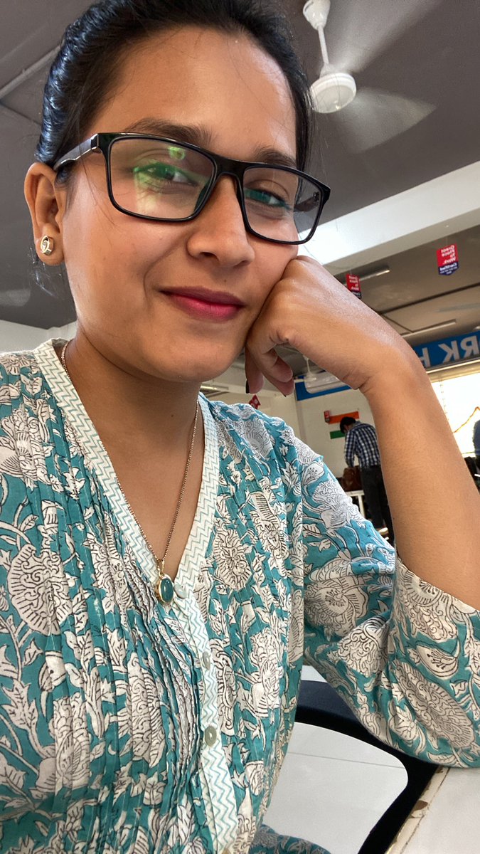 gauri_writes's tweet photo. Working from office today. Entered and saw the entire office decorated with #GreatPlaceToWorkFrom banners. I agree ❤️ @imochaHQ https://t.co/kZNS72f8rC
