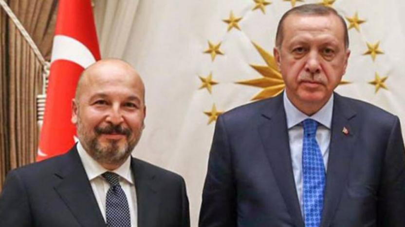 ay_moon_ay's tweet photo. Olay şu: Cumhurbaşkanı Danışmanı sürekli birinden rüşvet alıyor. Rüşvet aldığı kişi, danışmanın seks görüntüsünü kaydedip danışmanı tehdit ediyor. Danışman da parayı bir başkasından rüşvet isteyerek ödemeye çalışıyor.
Festivaller ve Gülşen ahlak bozuyor öyle mi?

#serkantaranoğlu https://t.co/aOYUQjdi7m