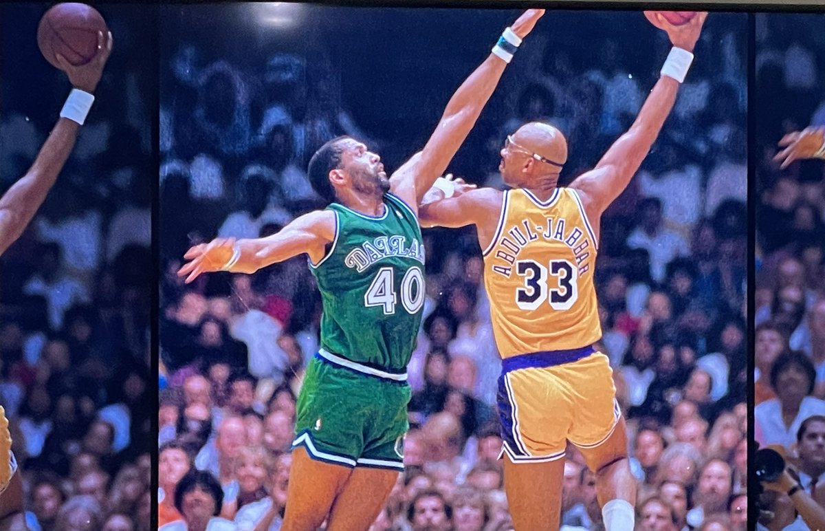 gavrojim007's tweet photo. #legacy #lakers #hulu ep4; from retirement ceremony to retirement ceremony on a peak emotional episode; farewell to Cap and hello to a new boy from Serbia that knew 0 english - from #kaj to #vlade https://t.co/iyVZebUfOv