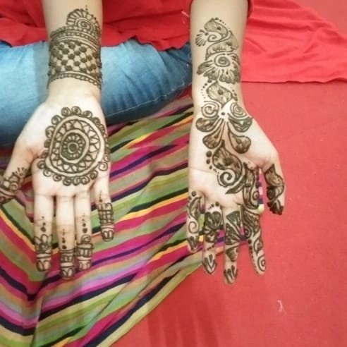 DivineShaktiFdn's tweet photo. Beautiful mehandi work done by our #DSF women at Parmarth Naari Shakti Kendra, #Rishikesh during their training specially given for upcoming #diwali. Much more to come... Stay tuned.

#beautyclasses #beautician #womenempowerment #womeninbusiness https://t.co/v00QUQiJw4