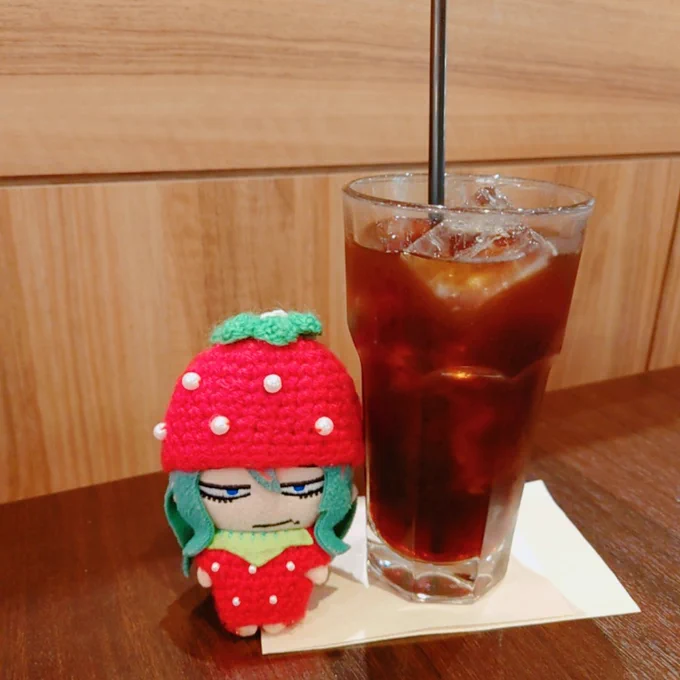 ノンアルコール飲料が続き、目の光を失っていくイチゴ先生 