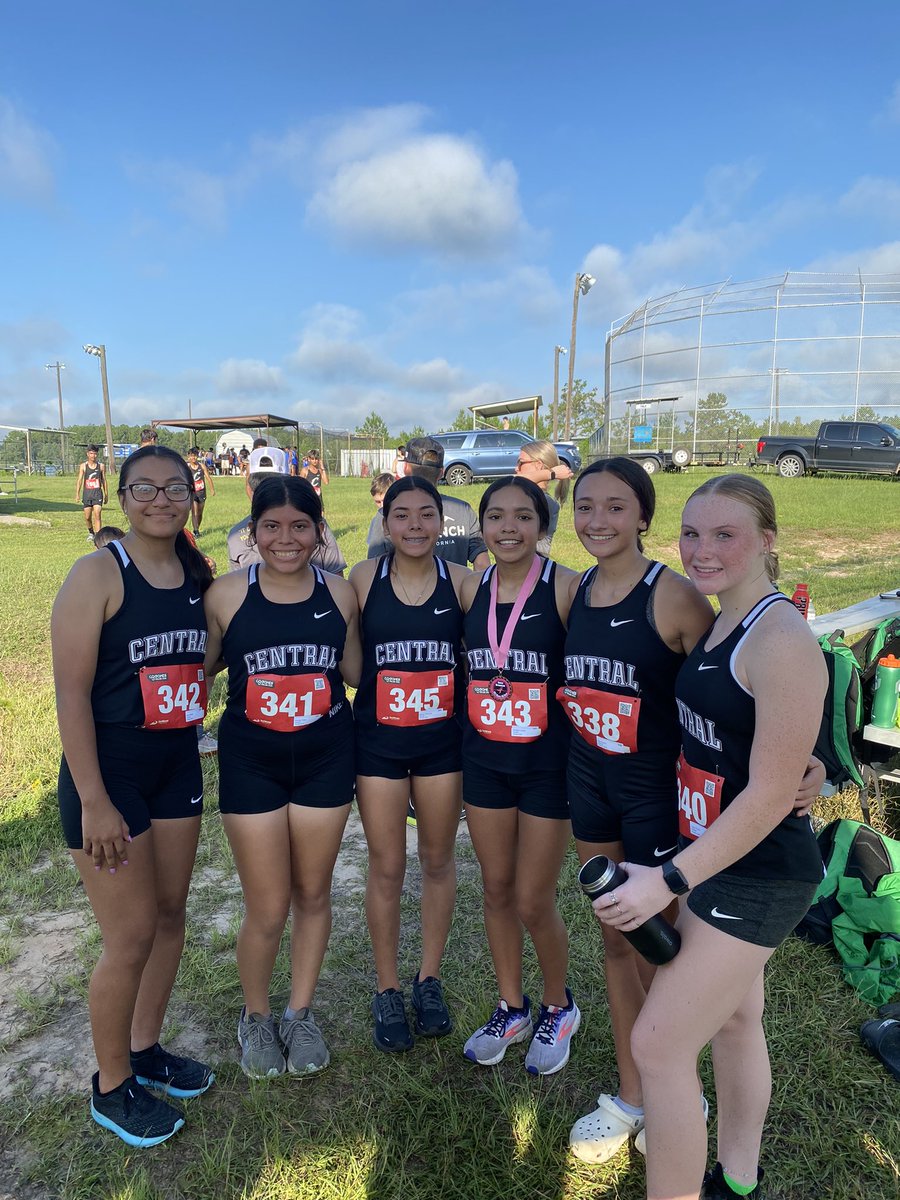 Central_XCTrack's tweet photo. Bulldogs &amp; Lady Dogs competed at the Jana Broxson Invitational in Corrigan on Saturday.

VG 🥉 (Elizabeth Jacobo medalist)
VB 4th (Rodrigo Rubio medalist)

Next meet will be 9/10 at Hudson

@CentralISD @CentralAthDept https://t.co/Q8fHkjpFLl