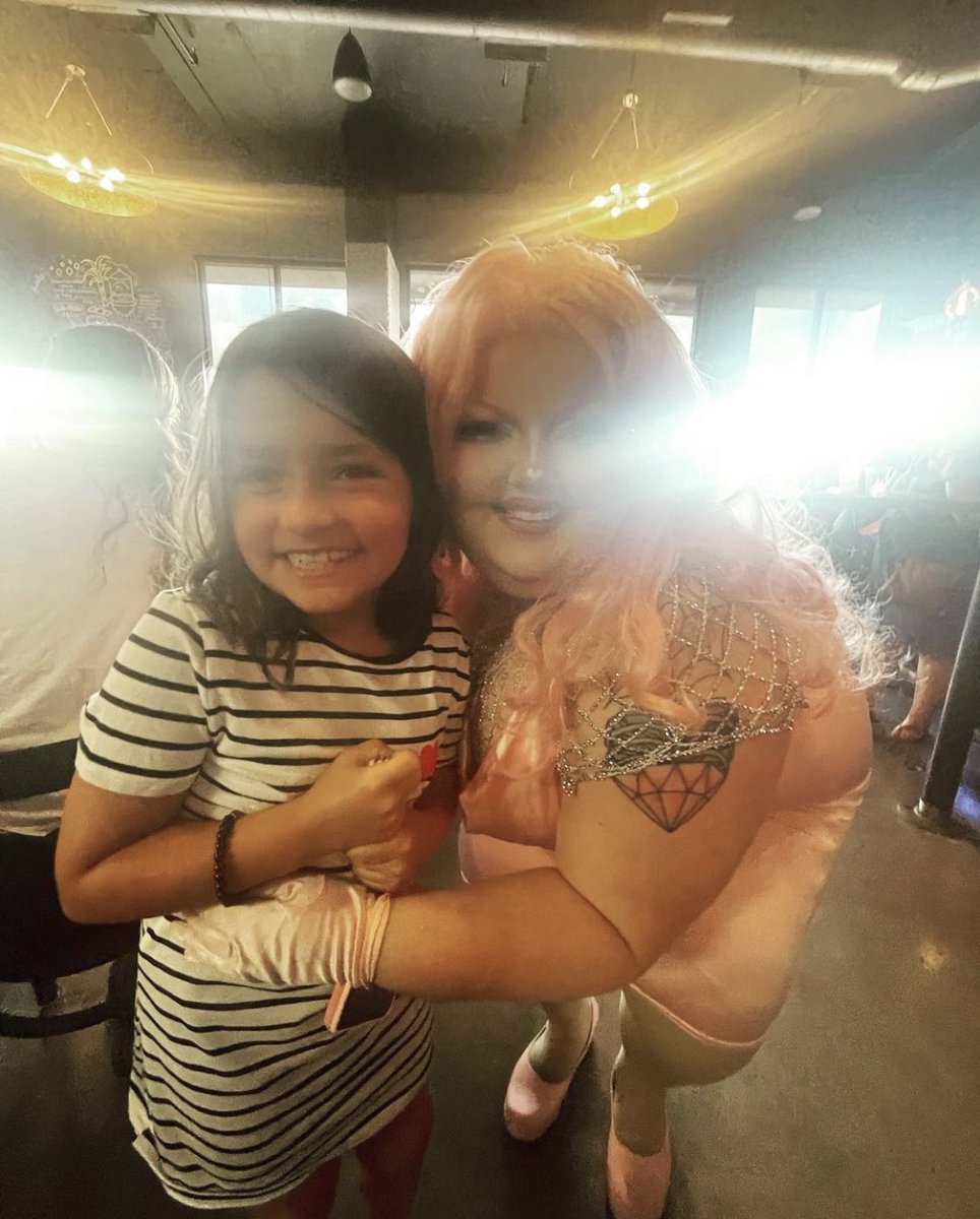 rolla_derby's tweet photo. By the way our picture turned out so cute! 💕 All smiles from both parties! https://t.co/UzFRshReNY