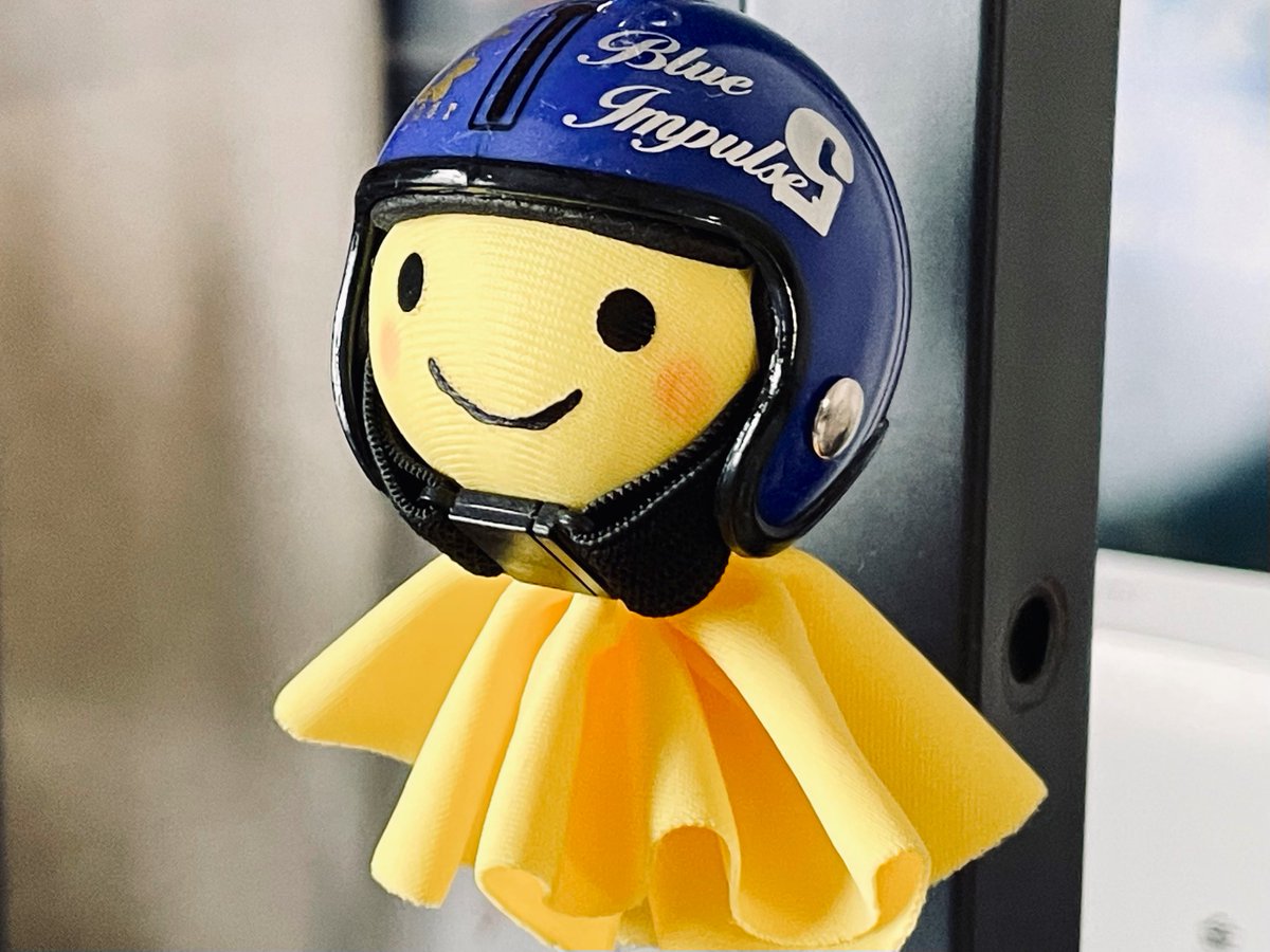 jp1jsvhl745's tweet photo. 昨日の航空祭でブルーインパルス仕様のてる坊が人気だったって。てる坊、すごいぜ🌞

#松島基地 
#松島基地航空祭2022 
#ブルーインパルス 
#5号機 #LeadSolo 
#てる坊 https://t.co/suqPZnQwMr