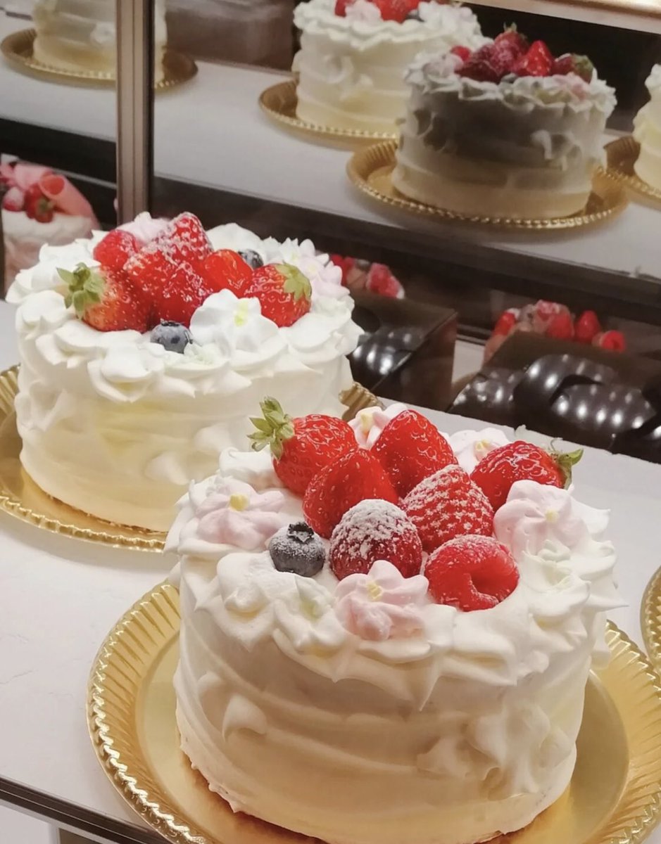 lili63285's tweet photo. cream cake https://t.co/CzXvDWMQLp