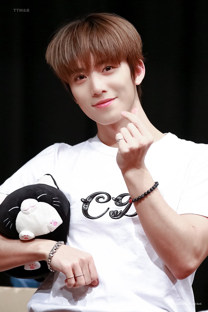 TTMAB9905's tweet photo. 220827  HQ

#SF9 #에스에프나인 #휘영 #HWIYOUNG https://t.co/nkMtZtAYqU