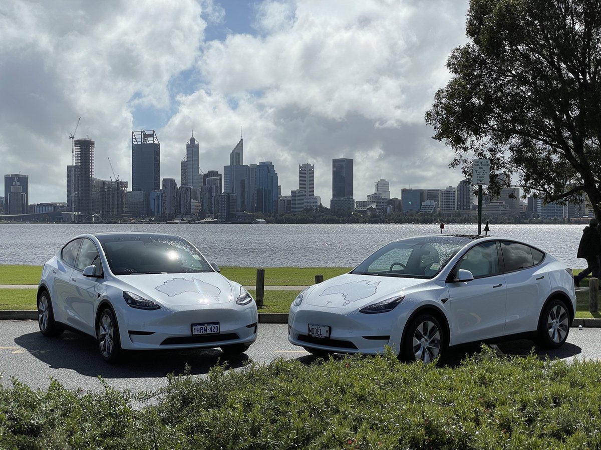 tesla_wa's tweet photo. Follow @Ahead_of_Curve and @harald_murphy on their epic #AUSYtour simultaneous contra-rotating circumnavigation of #Australia in their brand new @Tesla #ModelYs https://t.co/U6aEaTkwbq