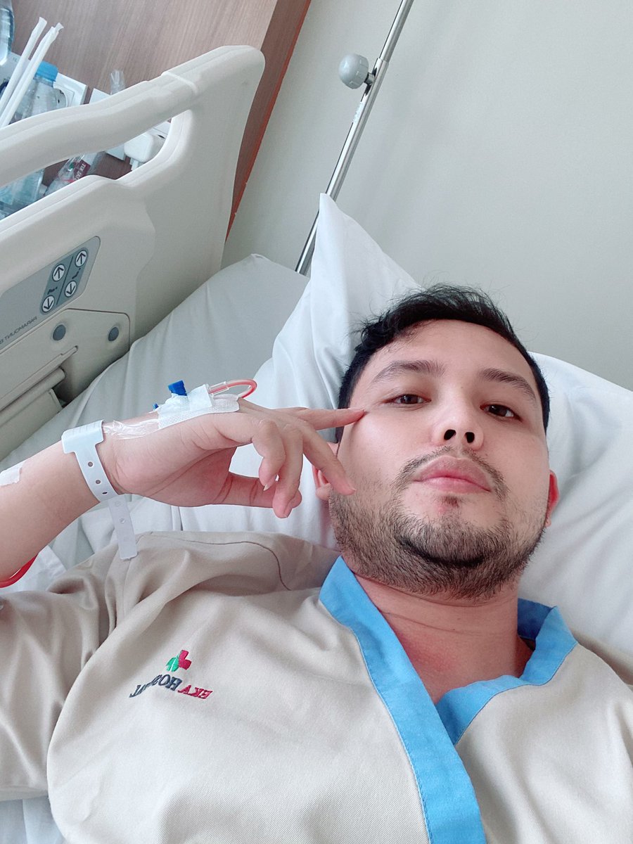 BiMa_bee's tweet photo. 👨‍⚕️💉💊 https://t.co/VY1dFzvi3c