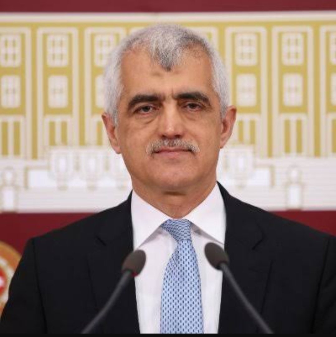 SelimUlucay1's tweet photo. @gergerliogluof sizi dinledim @BabalaTv de neden PKK nın bir terör örgütü olduğunu söylemeye cesaretiniz yok bu kadar mı korkuyorsunuz türküm diyebiliyorsun de neden kabul etmiyorsun pkk.nin terör örgütü olduğunu https://t.co/SQl6b0WECa