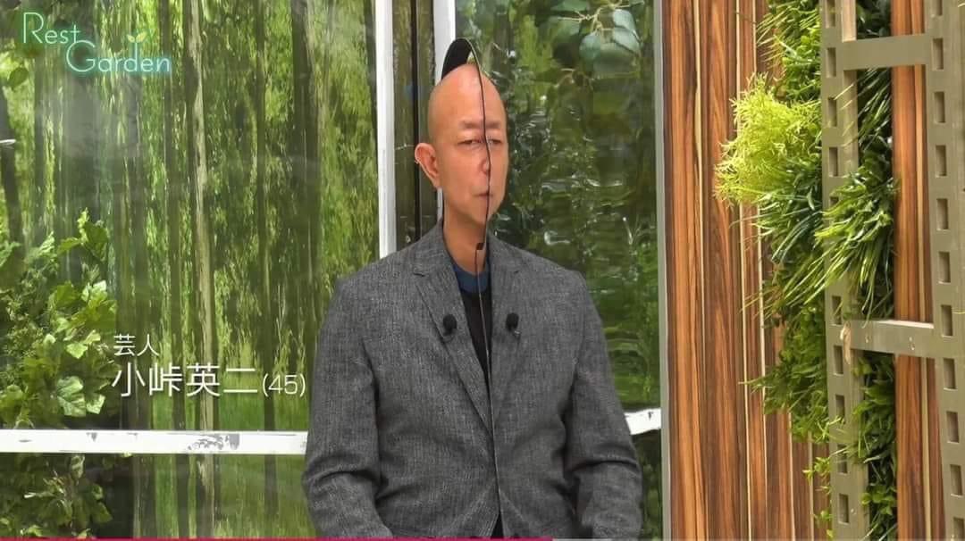 asrulmm's tweet photo. Apparently this fella had to attend two live TV programs in Japan, one a serious talkshow + the other is a gameshow… with both being broadcast AT THE SAME TIME.

So the solution is… https://t.co/Hx4Tx98Naa