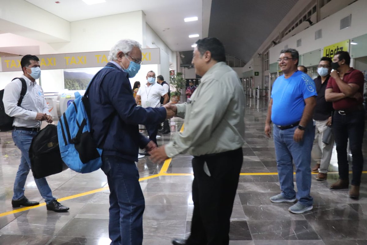 Ramon_Jimenez_L's tweet photo. De nuevo en Campeche, fui recibido por los directores del estado. Mañana represetaré a Leticia Ramírez, Secretaria de Educación Pública en la inauguración del ciclo escolar. También visitaré los Campus Lerma, Campeche y Chiná dónde tendré actividades con la #ComunidadTecNM #TecMN https://t.co/oa20JSSyn9