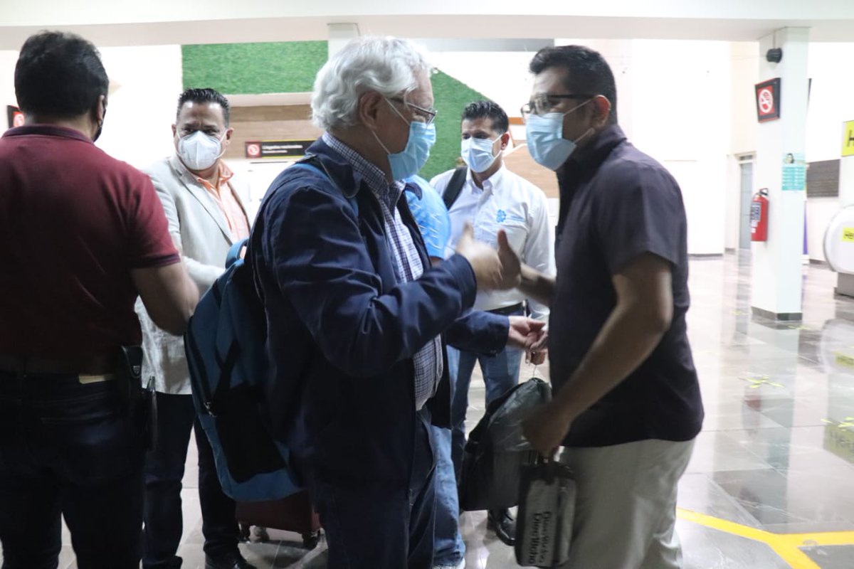 Ramon_Jimenez_L's tweet photo. De nuevo en Campeche, fui recibido por los directores del estado. Mañana represetaré a Leticia Ramírez, Secretaria de Educación Pública en la inauguración del ciclo escolar. También visitaré los Campus Lerma, Campeche y Chiná dónde tendré actividades con la #ComunidadTecNM #TecMN https://t.co/oa20JSSyn9