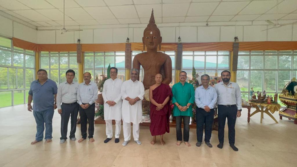 ZingnuChau's tweet photo. Felt blessed to visit Golden Pagoda ‘Kongmu Kham’ today while accompanying Shri @byadavbjp Ji, Hon’ble Union Minister, along with HDCM Shri @ChownaMeinBJP Ji and Govt. officials today in the morning before his departure to Delhi.

@BJP4India https://t.co/8DR3OF18fD