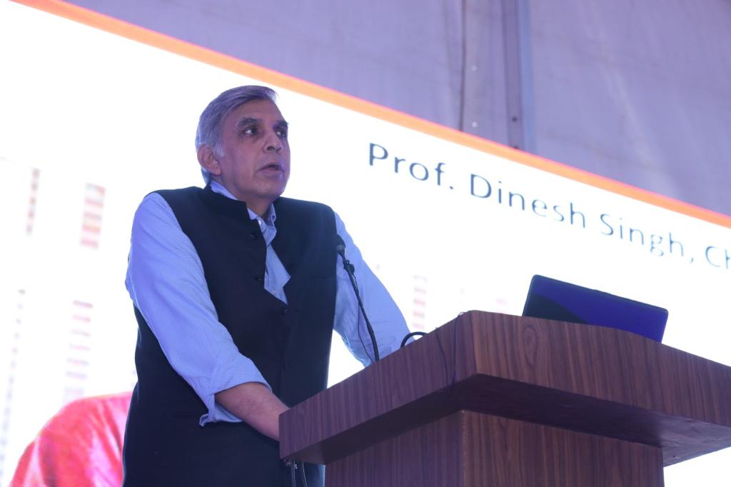 krmuniversity's tweet photo. #Overwhelmed to see a footfall of more than 5000 people on #Orientation Day held on August 27, 2022 to witness the paving of a new #session of #transforming #youngminds into #futureleaders.

#OrientationDay #krmu #krmangalamuniversity https://t.co/xx9i1ScIHE