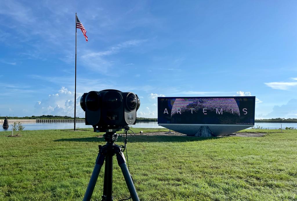 KandaoVR's tweet photo. Be a part of history. Witness humanity’s return to the Moon with #Kandao #ObsidianPro.🚀Watch the live immersive broadcast on Aug 29th at 7:30 am EST:
https://t.co/LOW5LXTvuA
#NasaArtemis #rocketlaunch #rocket #moon #space #Artemis #metaverse #livestreaming #8klive #8k #immersive https://t.co/TMAVn8Y1RF
